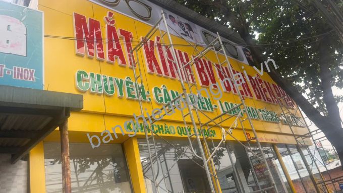 Bảng hiệu alu chữ nổi tại Long Bình Biên Hòa