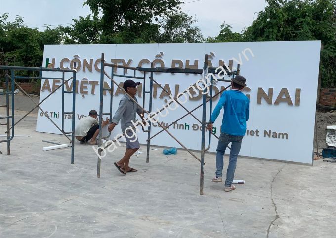 làm bảng hiệu alu tại vĩnh cửu