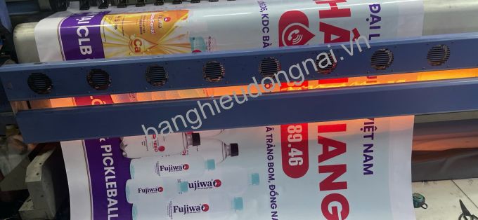 Máy in bạt quảng cáo tại xưởng gips giảm chi phí thi công