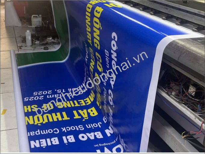 In bạt quảng cáo khổ lớn tại xưởng Sinh Nhà Việt phục vụ Long Khánh