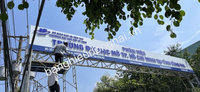 HOÀN THÀNH BẢNG HIỆU ALU CHỮ NỔI CHO ĐẠI HỌC MỞ TPHCM PHÂN HIỆU ĐỒNG NAI