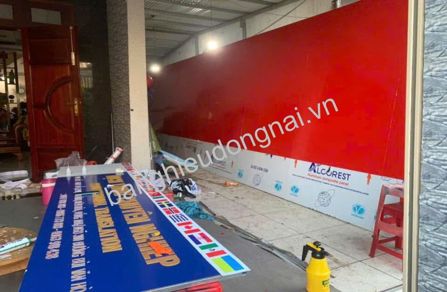 Làm Bảng Hiệu Alu Chữ Nổi Tại Trảng Bom – Giải Pháp Bảng Hiệu Đẹp, Bền, Giá Hợp Lý