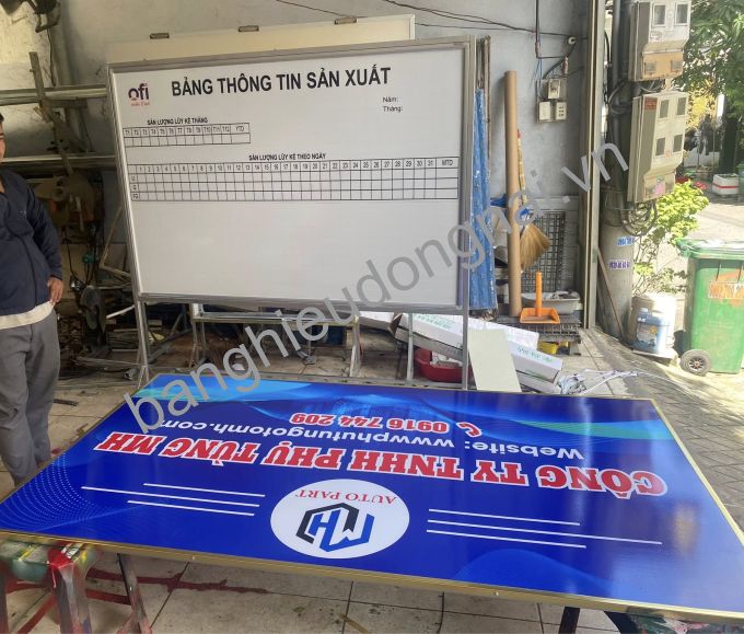 Làm bảng quảng cáo tôn dán decal giá rẻ Biên Hòa