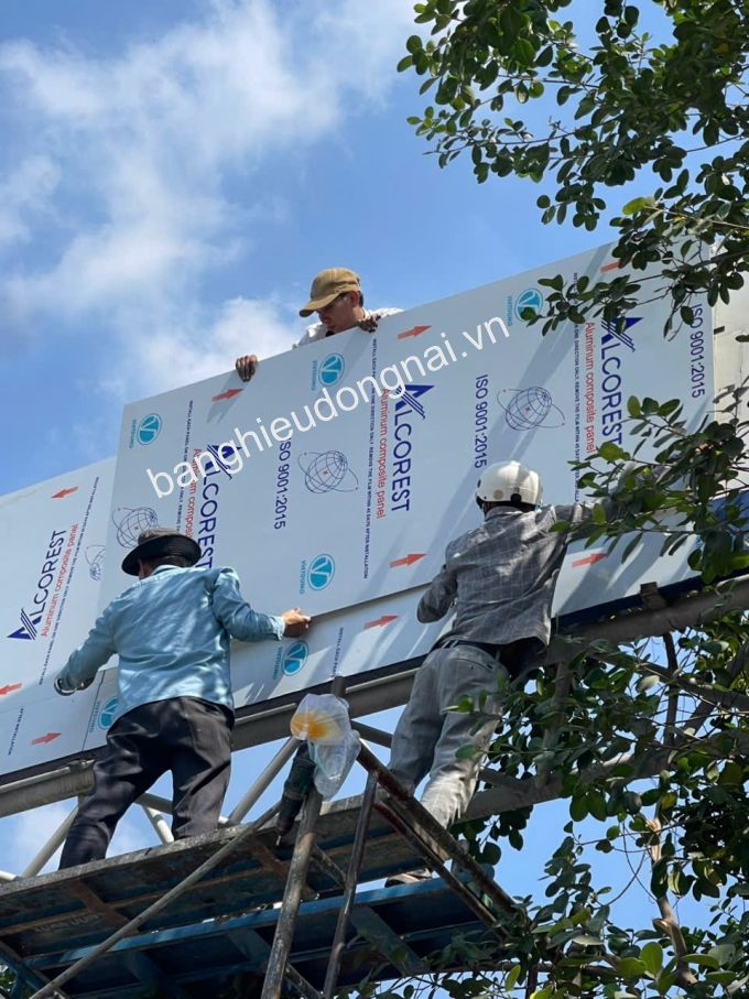 Thi công ốp alu bảng hiệu ĐẠI HỌC MỞ TPHCM TẠI ĐỒNG NAI