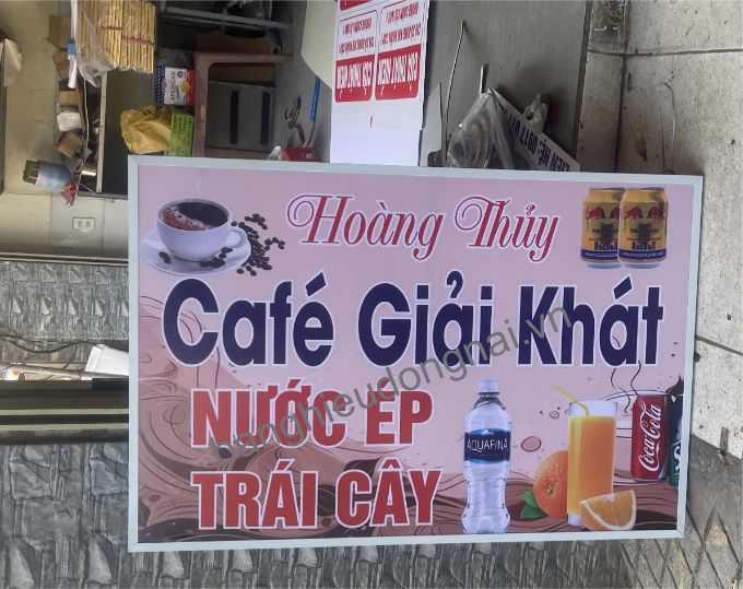 Bảng hiệu cafe trảng dài