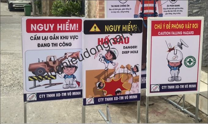 Biển báo công trình đang thi công tại thủ dầu một